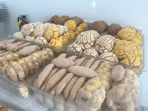 MAX'S BAKED GOODS Panaderia