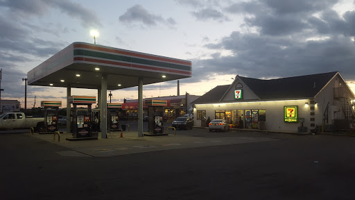 Convenience Store «7-Eleven», reviews and photos, 565 Tonnelle Ave, Jersey City, NJ 07307, USA