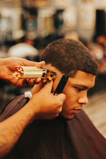 Barber Shop «Dream Team Barber Shop», reviews and photos, 7107 Turfway Rd, Florence, KY 41042, USA