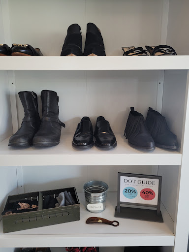 Consignment Shop «re•volve», reviews and photos, 103 SW 2nd St, Corvallis, OR 97333, USA