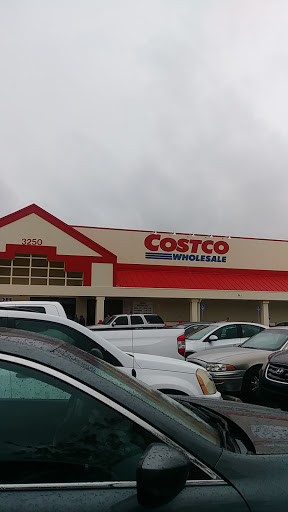 Warehouse store «Costco Wholesale», reviews and photos, 3250 Northlake Blvd, Lake Park, FL 33403, USA