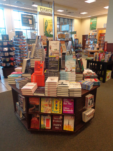 Book Store «Barnes & Noble», reviews and photos, 270 Buckland Hills Dr #1024, Manchester, CT 06040, USA