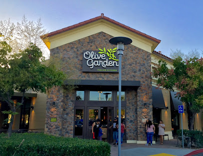 Olive Garden Italian Restaurant - 2791 N Main St, Santa Ana, CA 92705