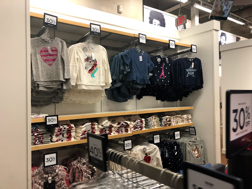 Clothing Store «Gap», reviews and photos, 18511 Outlet Blvd, Chesterfield, MO 63005, USA