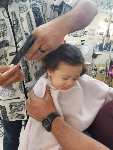 Barber Shop «Guadalajara Barber Shop», reviews and photos, 2880 N Garey Ave # D, Pomona, CA 91767, USA