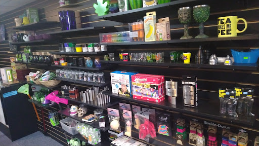 Tobacco Shop «The Loonar Station», reviews and photos, 3153 Central Ave, Toledo, OH 43606, USA