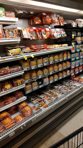 Grocery Store «Metro Market», reviews and photos, 1123 N Van Buren St, Milwaukee, WI 53202, USA