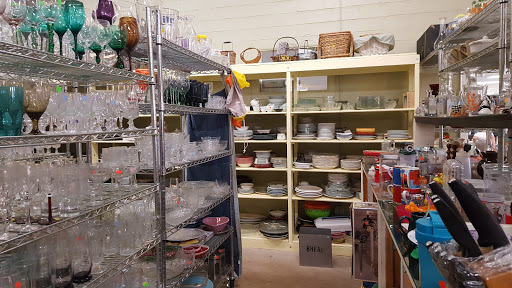 Used Clothing Store «T.E.A.M. Resale Shop», reviews and photos, 300 W Main St, Tomball, TX 77375, USA