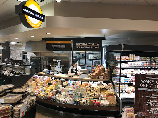 Grocery Store «Lunds & Byerlys Navarre», reviews and photos, 3333 Shoreline Dr, Navarre, MN 55392, USA