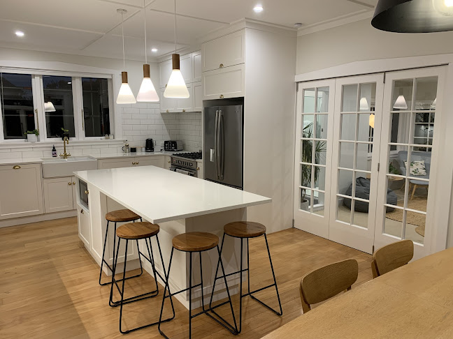Kiwi Built - Carpenter