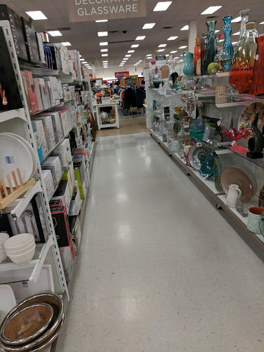 Department Store «T.J. Maxx & HomeGoods», reviews and photos, 198 Alewife Brook Pkwy, Cambridge, MA 02138, USA