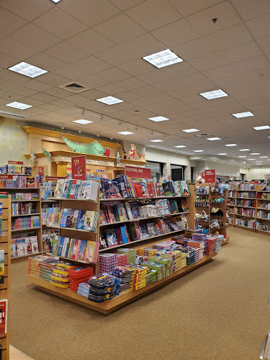 Book Store «Barnes & Noble», reviews and photos, 112 Eisenhower Pkwy, Livingston, NJ 07039, USA