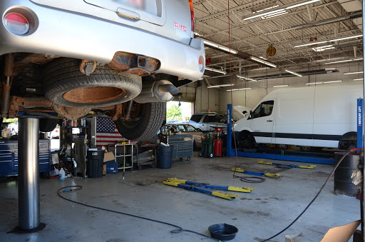 Auto Repair Shop «Robinson Auto Repair Inc.», reviews and photos, 2114 W Galena Blvd, Aurora, IL 60506, USA