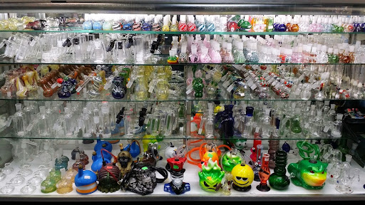 Tobacco Shop «THE GREENMILE VAPE & SMOKE SHOP», reviews and photos, 2014 W Bullard Ave, Fresno, CA 93711, USA