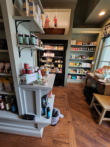 Shopping Mall «Eagle Village Shops», reviews and photos, 503 W Lancaster Ave, Wayne, PA 19087, USA