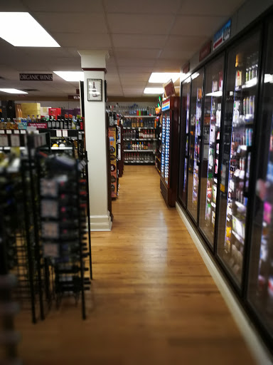 Liquor Store «Lake Wine and Spirits», reviews and photos, 180 Main St S, Southbury, CT 06488, USA