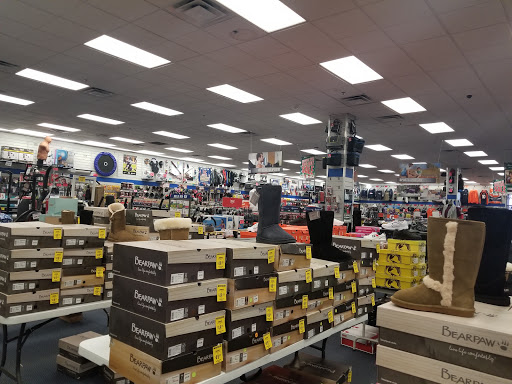 Sporting Goods Store «Big 5 Sporting Goods», reviews and photos, 7669 W 88th Ave, Arvada, CO 80005, USA