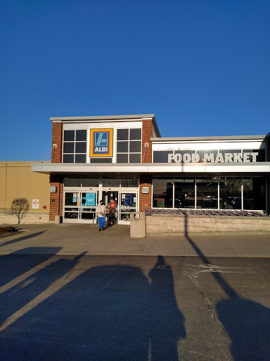ALDI, 444 Quaker Ln, Warwick, RI 02886, USA, 