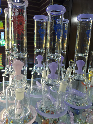 Tobacco Shop «The Wild Side Smoke Shop», reviews and photos, 229 W Hickory St, Denton, TX 76201, USA