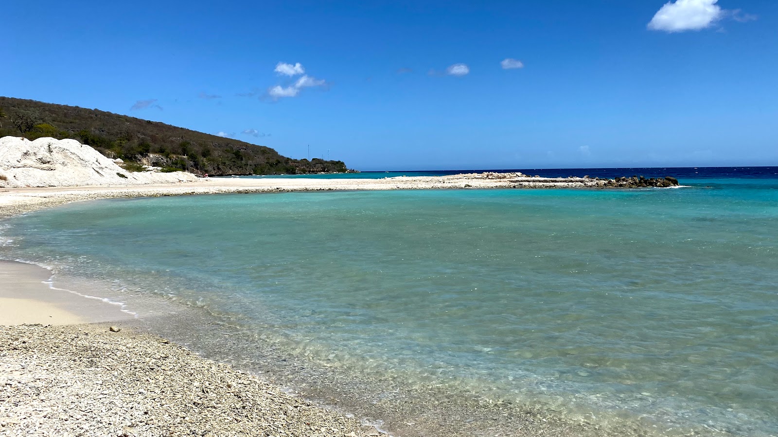 Foto von Mareni beach mit heller kies Oberfläche