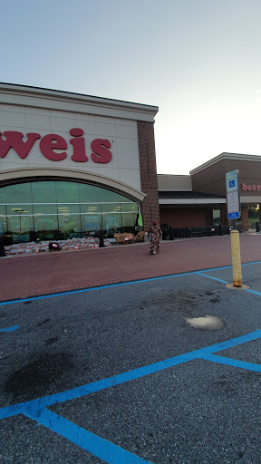 Grocery Store «Weis Markets», reviews and photos, Glenlivet Dr, Allentown, PA 18106, USA