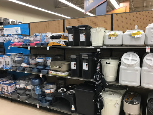 Pet Supply Store «Petco Animal Supplies», reviews and photos, 197 E Dekalb Pike #350, King of Prussia, PA 19406, USA