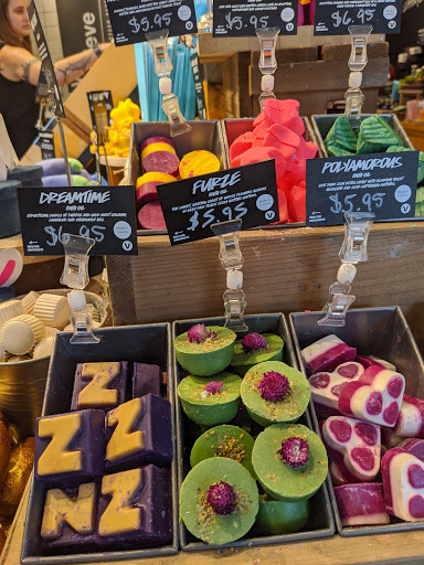 Cosmetics Store «Lush Cosmetics», reviews and photos, 3915 W 50th St, Edina, MN 55424, USA