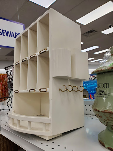 Thrift Store «Goodwill Retail Store of Chesterfield – Forum Center», reviews and photos, 11 Forum Shopping Center, Chesterfield, MO 63017, USA