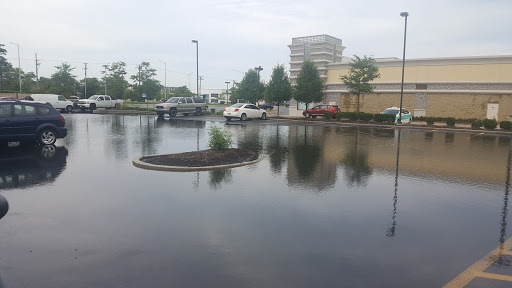 Tire Shop «Discount Tire Store - Schaumburg, IL», reviews and photos, 400 W Higgins Rd, Schaumburg, IL 60195, USA