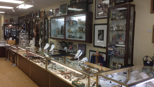 Jewelry Store «Bellport Jewelers & Rarities», reviews and photos, 148 S Country Rd, Bellport, NY 11713, USA