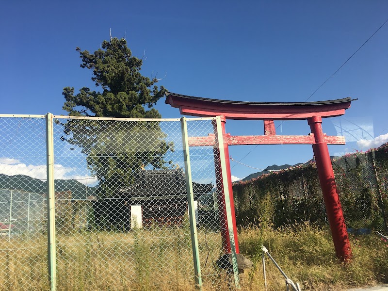 小泉稲荷神社