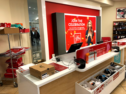 Shoe Store «Famous Footwear», reviews and photos, 40-24 College Point Blvd, Flushing, NY 11354, USA