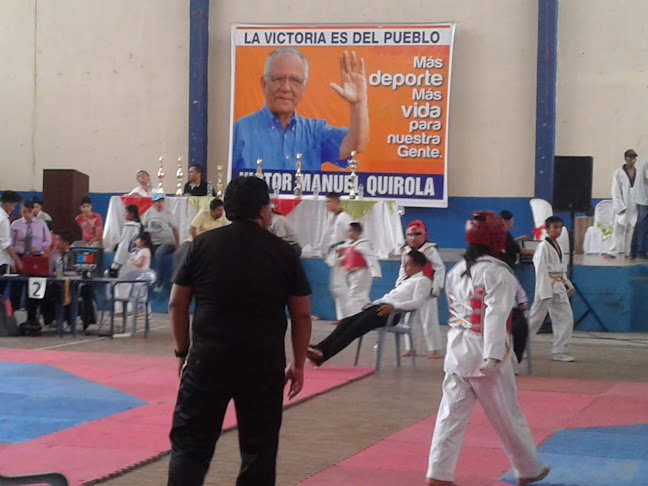 Opiniones de Unidad Educativa "Julio Moreno Espinosa" en Santo Domingo de los Colorados - Escuela