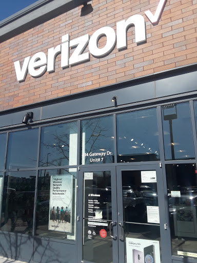 Cell Phone Store «Verizon Authorized Retailer - A Wireless», reviews and photos, 339 Gateway Dr, Brooklyn, NY 11239, USA