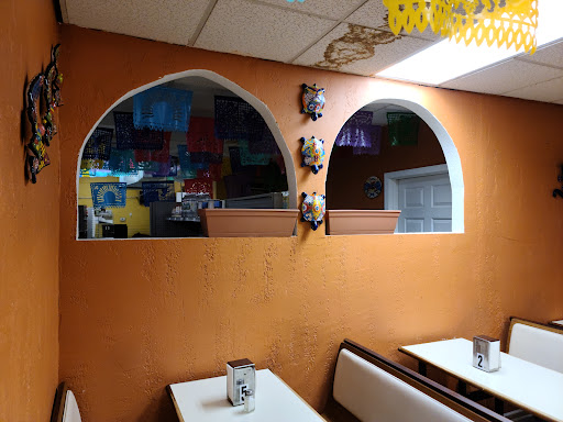 La Mexicana Grocery Store, 432 N Main St, West Bend, WI 53090, USA, 