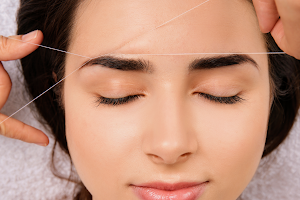Eyebrow threading by Tejal image