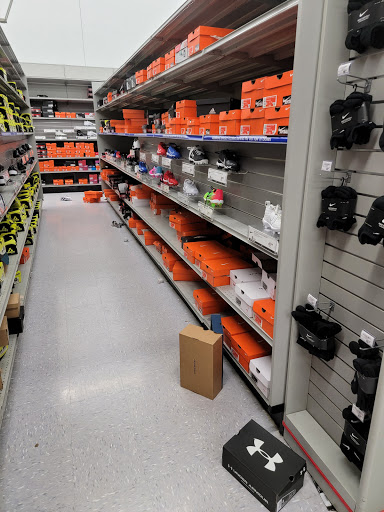 Sporting Goods Store «Academy Sports + Outdoors», reviews and photos, 6700 Columbia St, Evansville, IN 47715, USA