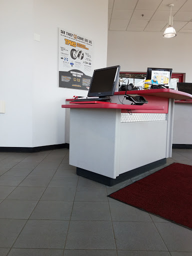Tire Shop «Discount Tire Store - Maple Grove, MN», reviews and photos, 16485 County Rd 30, Maple Grove, MN 55311, USA