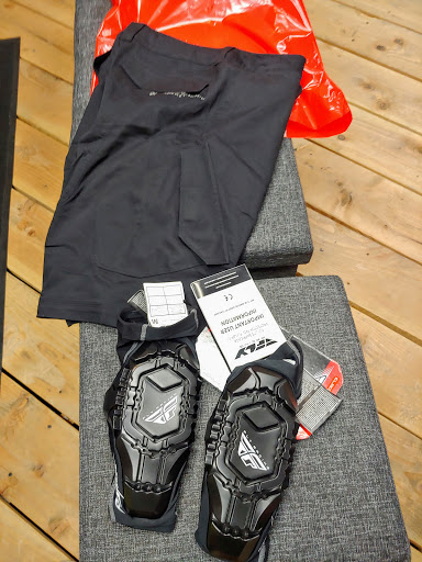 Bicycle Store «Jenson USA Bicycles», reviews and photos, 2410 Wardlow Rd, Corona, CA 92880, USA