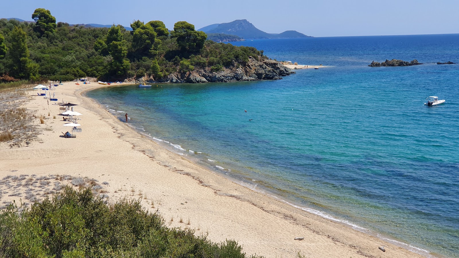 Foto von Sithonia cape mit schwarzer sand & kiesel Oberfläche