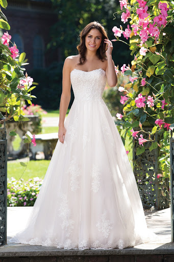 Bridal Shop «The Wedding Dress», reviews and photos, 37 E South St, Geneseo, NY 14454, USA