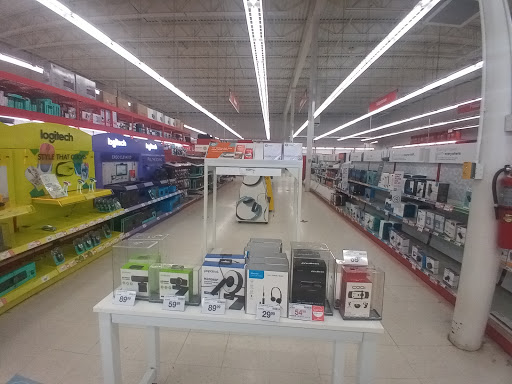 Office Supply Store «Staples», reviews and photos, 1370 W Ridge Rd, Rochester, NY 14615, USA