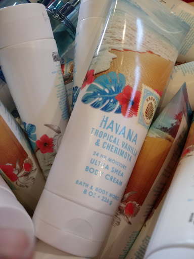 Beauty Supply Store «Bath & Body Works», reviews and photos, 2615 Medical Center Pkwy, Murfreesboro, TN 37129, USA