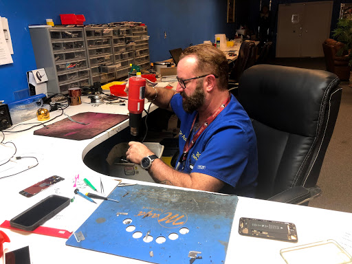 Phone Repair Service «Rob the Phone Doctor», reviews and photos, 3916 S Cleveland Ave, Fort Myers, FL 33901, USA