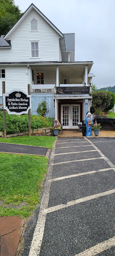 Tourist Attraction «Mystery Hill», reviews and photos, 129 Mystery Hill Ln, Blowing Rock, NC 28605, USA