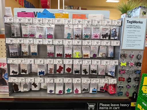 Pet Supply Store «PetSmart», reviews and photos, 8500 N Evanston Ave, Kansas City, MO 64157, USA