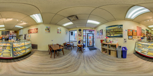 Donut Shop «Family Donut Shop», reviews and photos, 2100 N Northgate Way, Seattle, WA 98133, USA