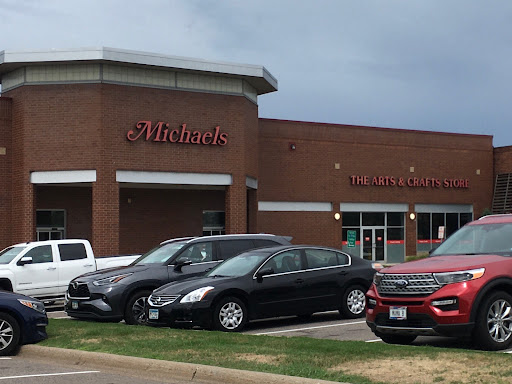 Michaels, 11522 Wayzata Blvd, Minnetonka, MN 55305, USA, 