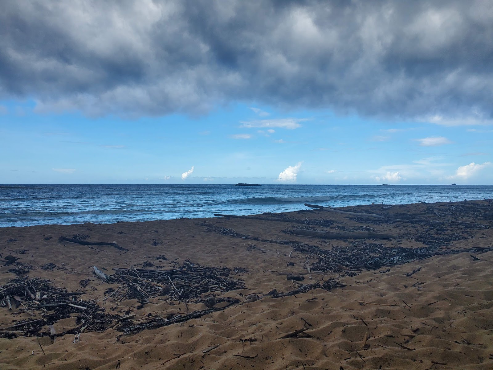 Φωτογραφία του Callada beach με τυρκουάζ νερό επιφάνεια