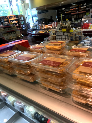 Grocery Store «Whole Foods Market», reviews and photos, 2700 Wilson Blvd, Arlington, VA 22201, USA